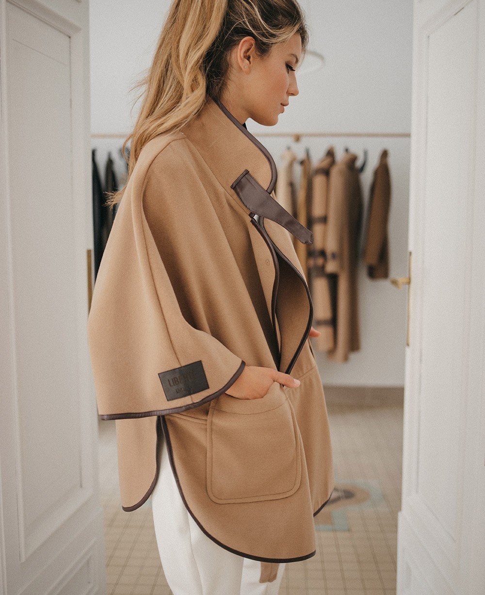 OVERSIZE CAMEL CAPE