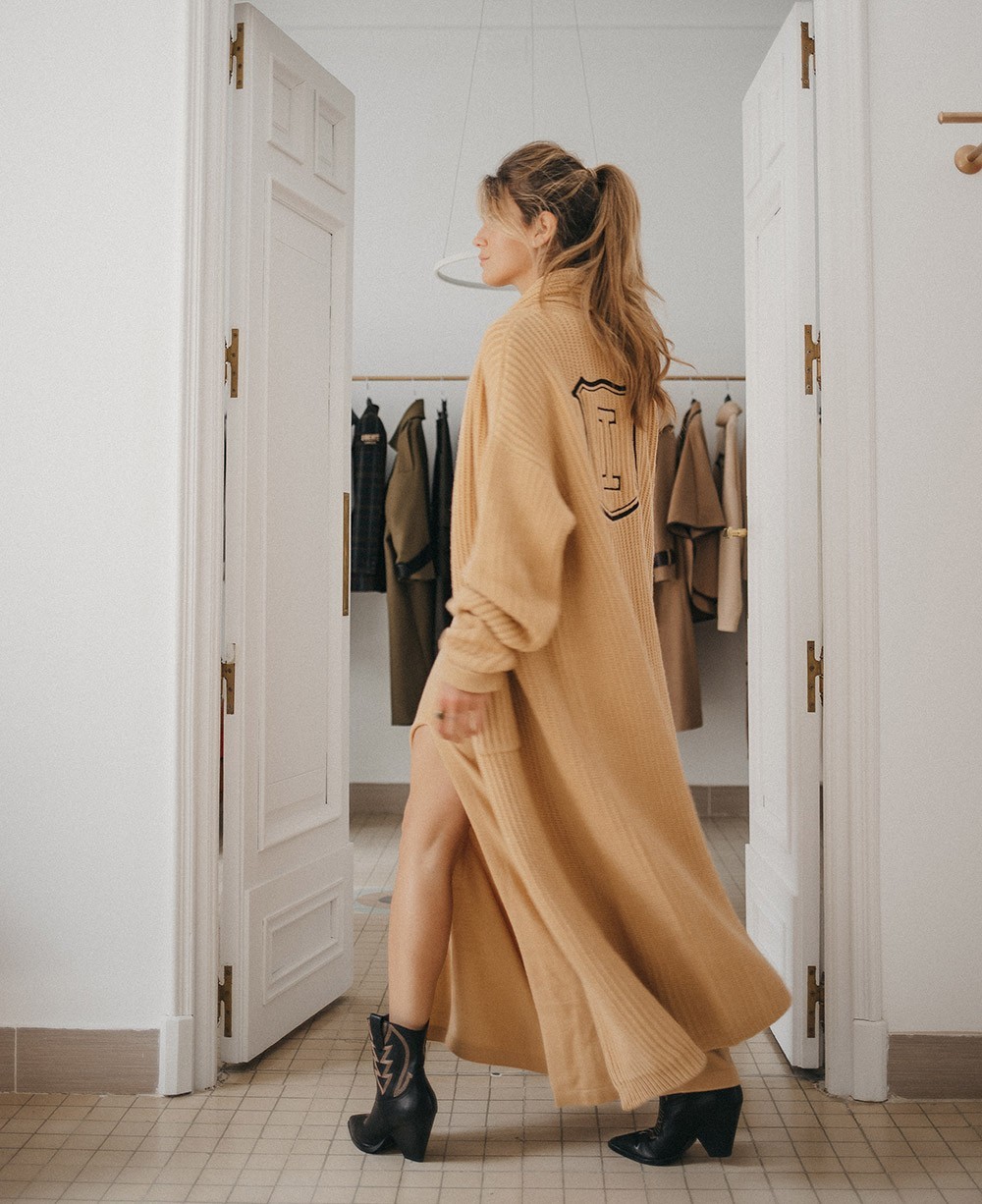 CHAQUETA PUNTO LARGA CAMEL