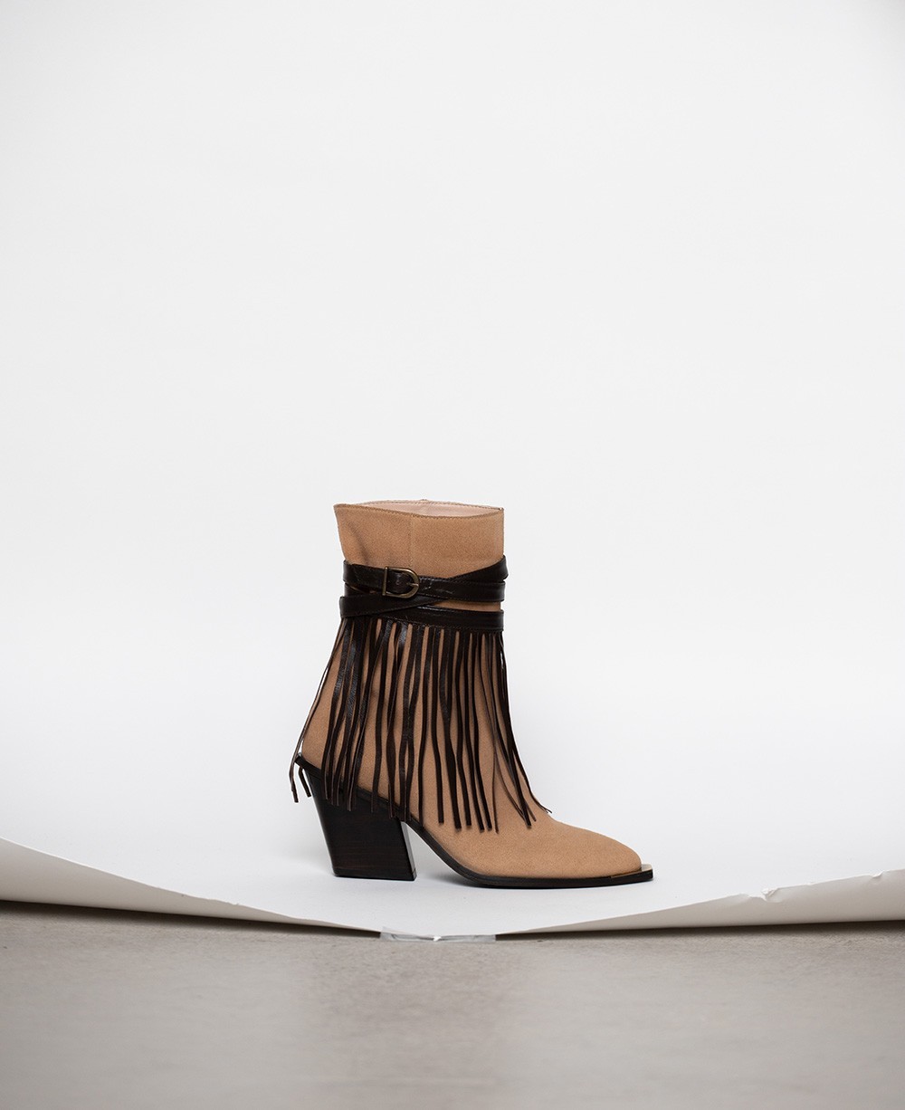 WILD BOOTS